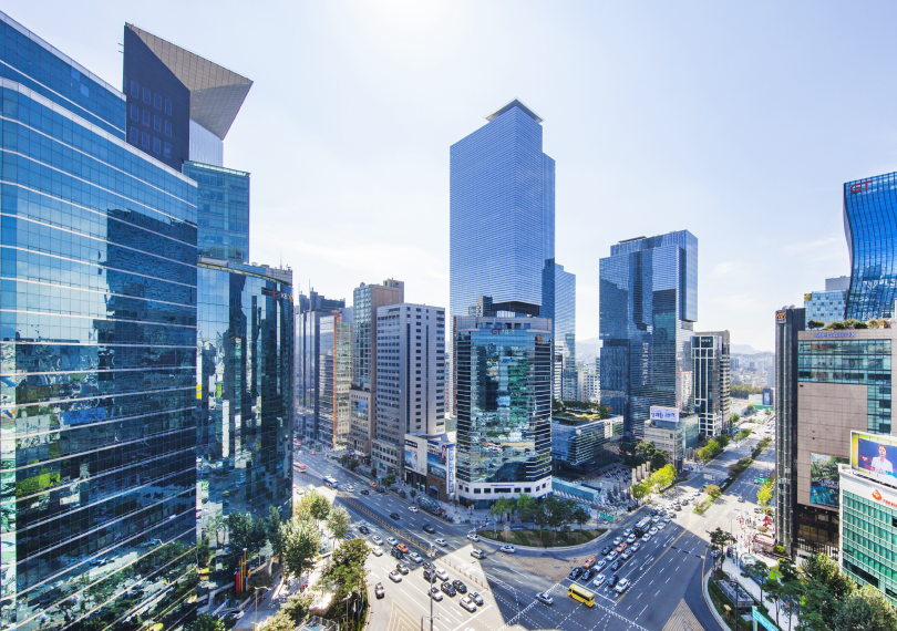 DK 서울의원은 기능의학과 줄기세포 치료를 기반으로, 깊이 있는 건강 회복과 품격 있는 아름다움을 완성합니다.<br/><br/>정밀한 맞춤 진단을 통해, 몸과 피부의 균형을 세심하게 관리하며 가장 이상적인 상태로 이끌어드립니다.